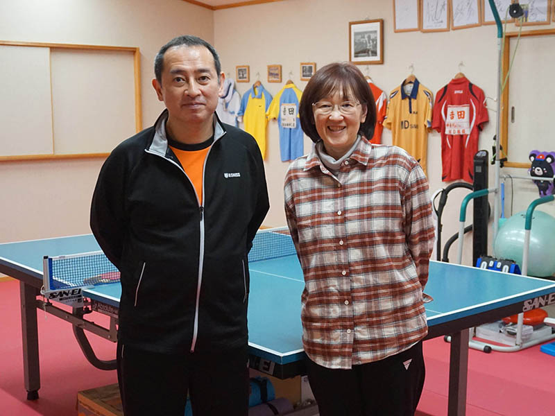 自宅に東京五輪のマットを敷く男