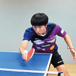 ストップなのに上回転! 「ヤナギ」は打つのではなく、一瞬「触る」