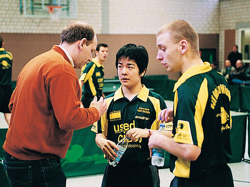 挑戦の地へ。2002年にドイツに渡った日本人少年、坂本と岸川の戦い