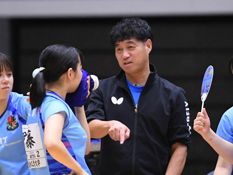 【卓球指導者】鬼頭明「大学女子卓球界に旋風を巻き起こす元名選手」